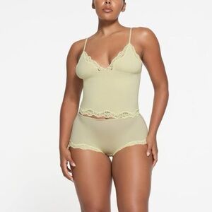 Skims Fits Everybody Lace Cami